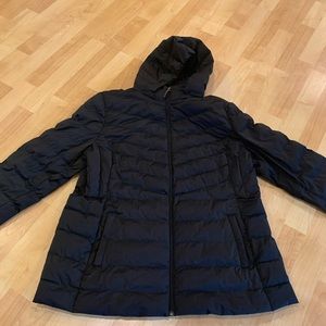 32 degrees, warm puffer coat, smoke free pet free home